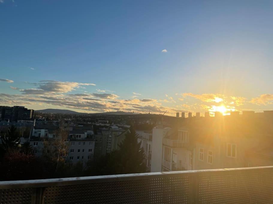 Rooftop Terrace- Panoramablick Ueber Wienアパートメント エクステリア 写真
